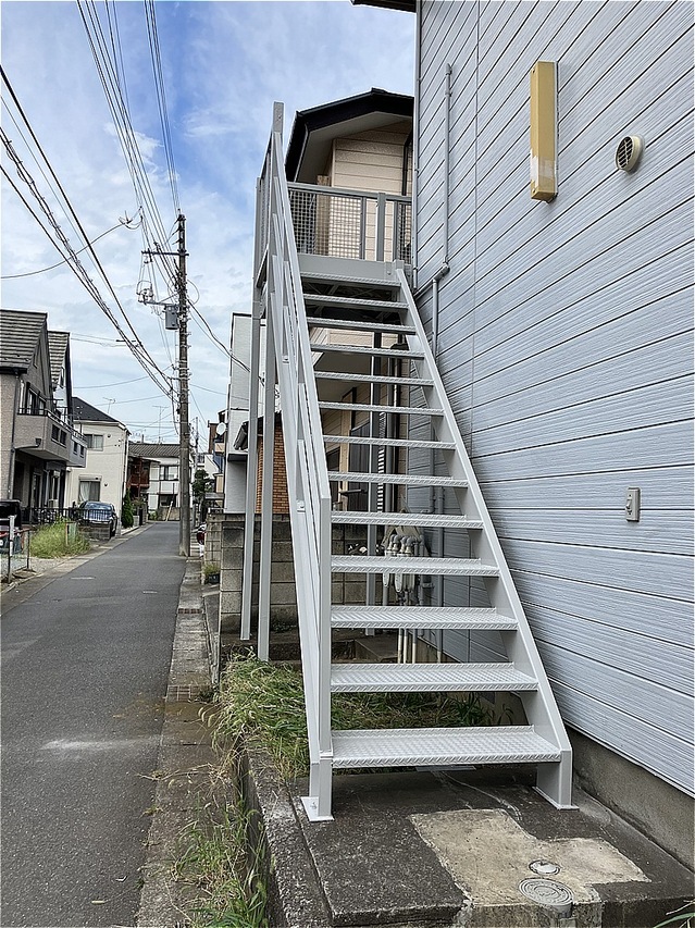 narashino-exterior-outdoor stairs-after-0804-01.jpg