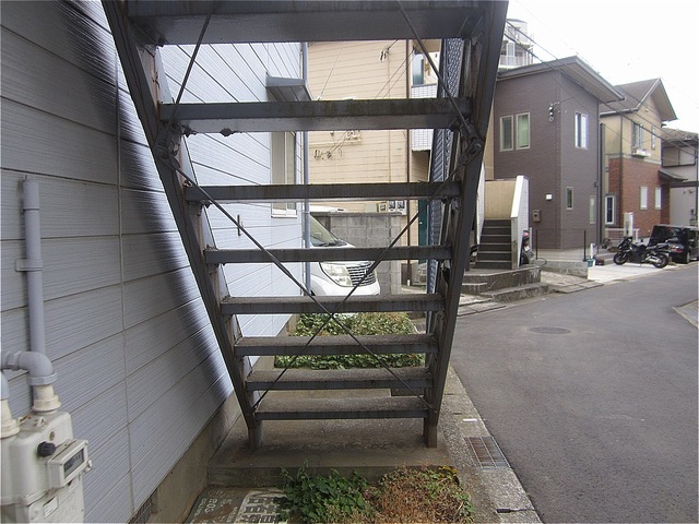 narashino-exterior-outdoor stairs-before-0804-02.jpg